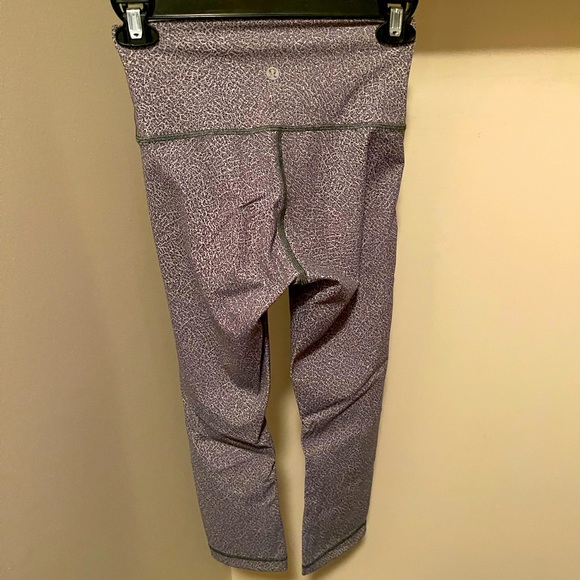 Lululemon high-rise crops! - Picture 1 of 3